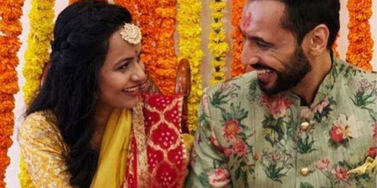 Punit Pathak gets Engaged with Nidhi Mony Singh
