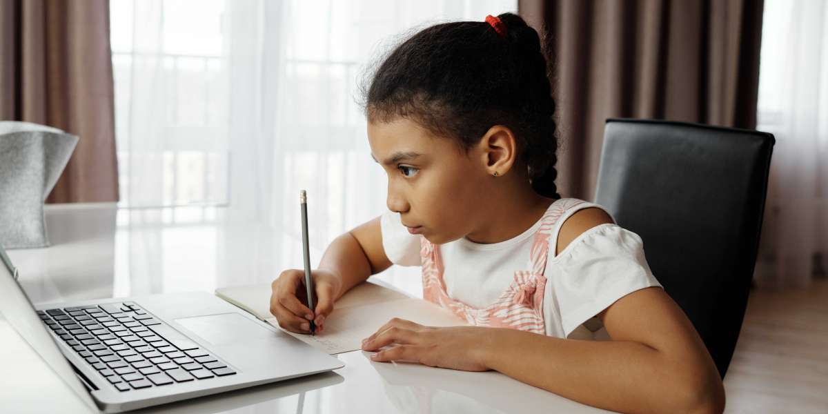 Tips to follow when your kid is doing an online class